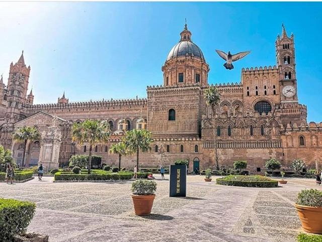 Central Apartment A Due Passi Dal Porto ปาแลร์โม ภายนอก รูปภาพ